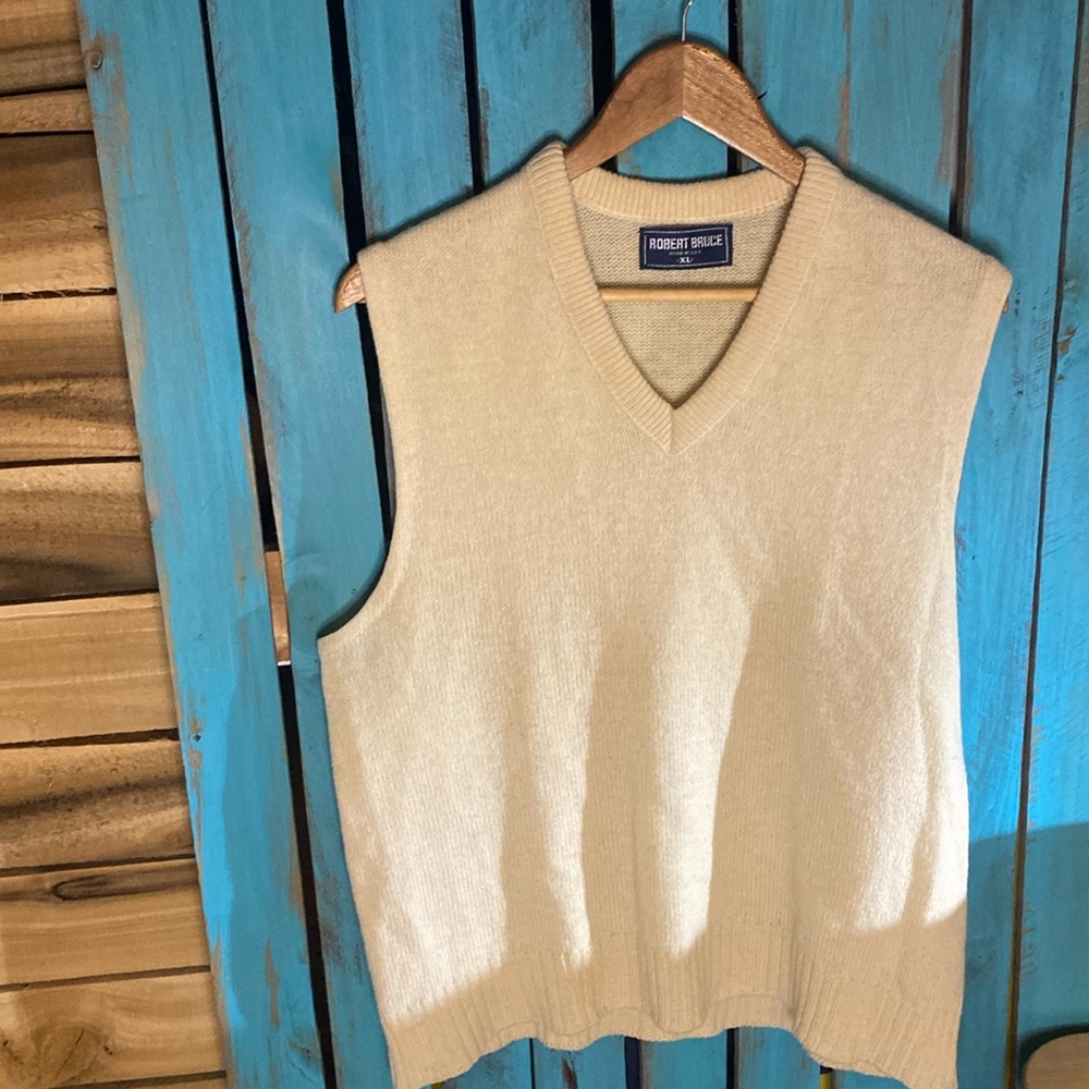 Vintage union made in USA Robert Bruce sweater vest size L (tag XL) cream